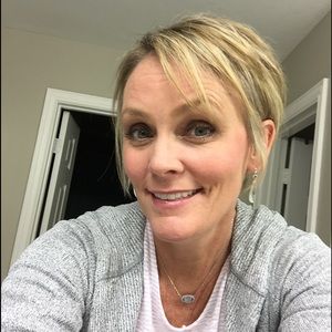 Meet your Posher, Cari